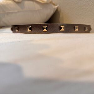 White House Black Market Champagne Studded Snap Belt – S/M